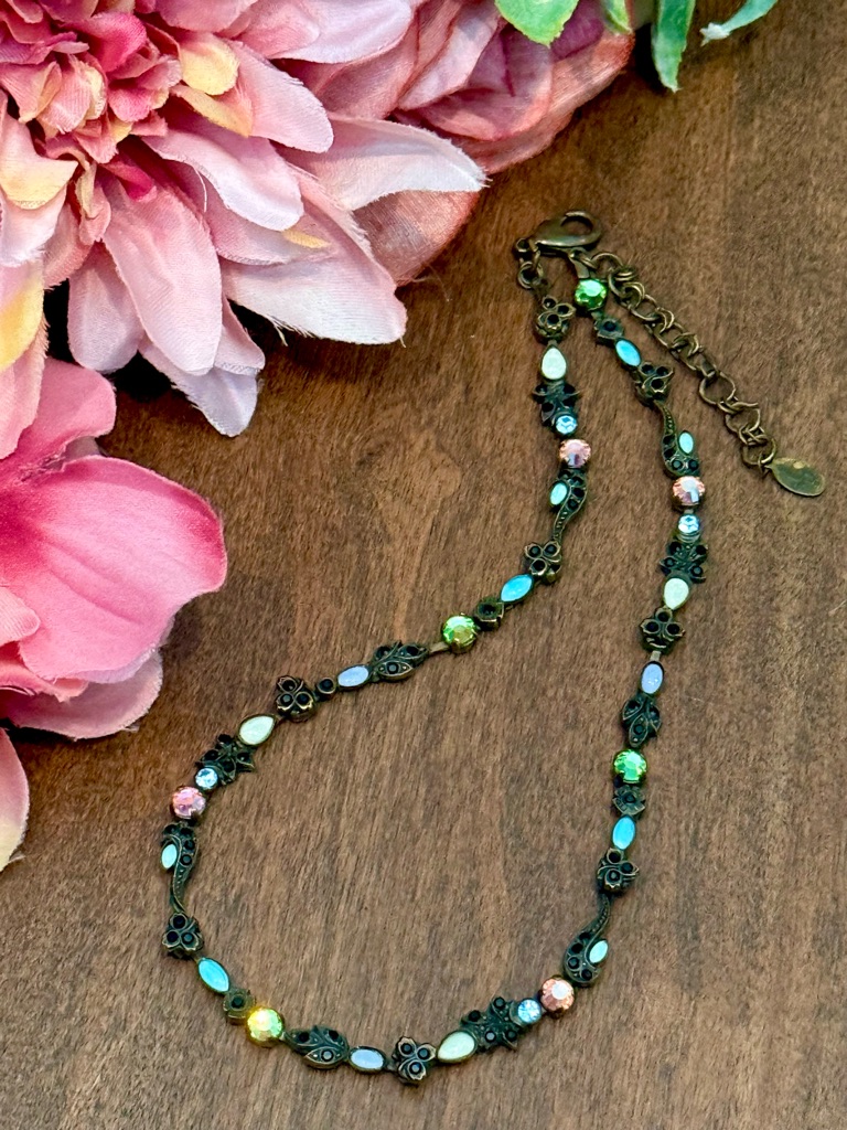 Beautiful Sorrelli Vintage Handcrafted Necklace 75$